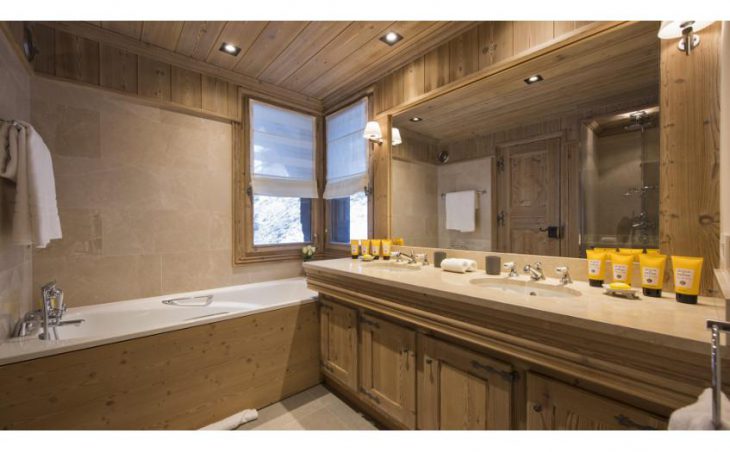 Chalet Valentine, Meribel, Bathroom 3